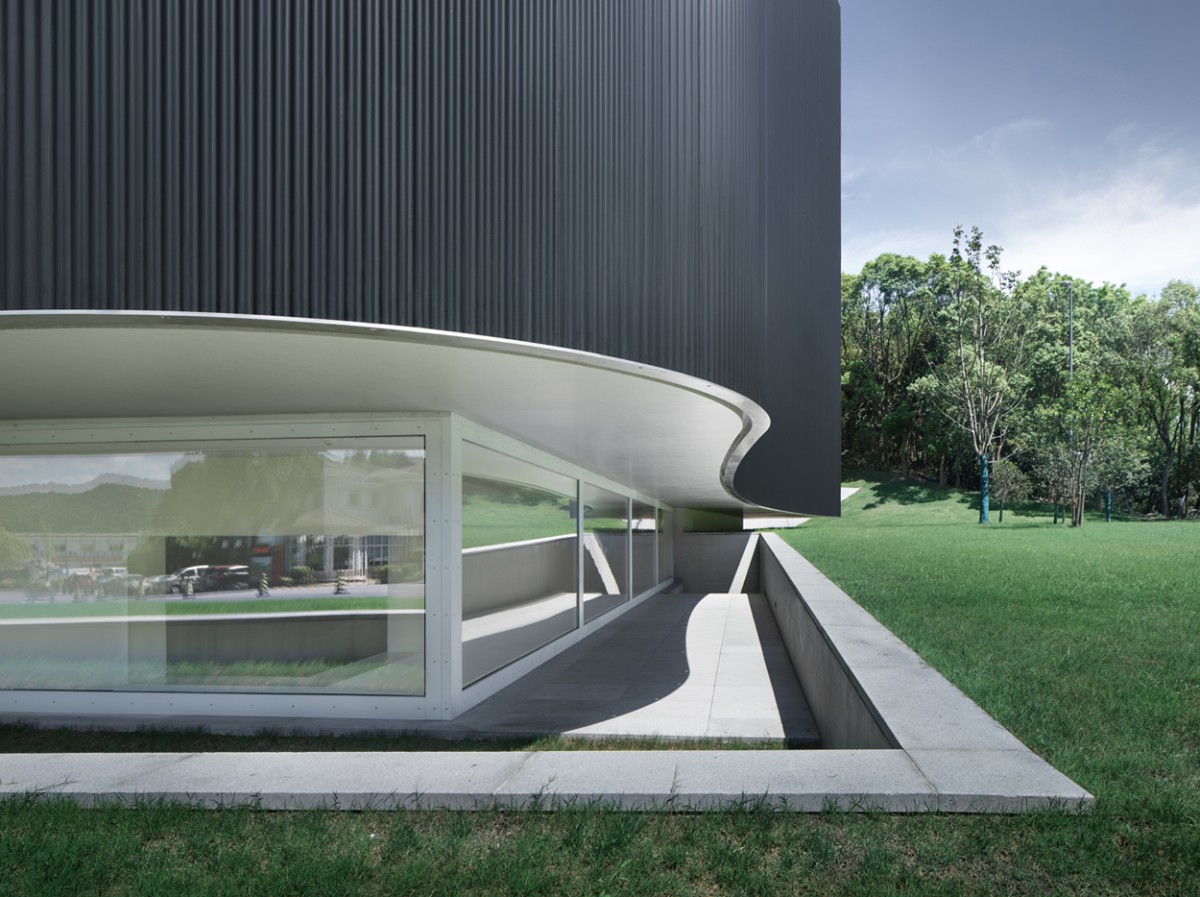 I cristalli nella parte bassa conferiscono molta luminosità