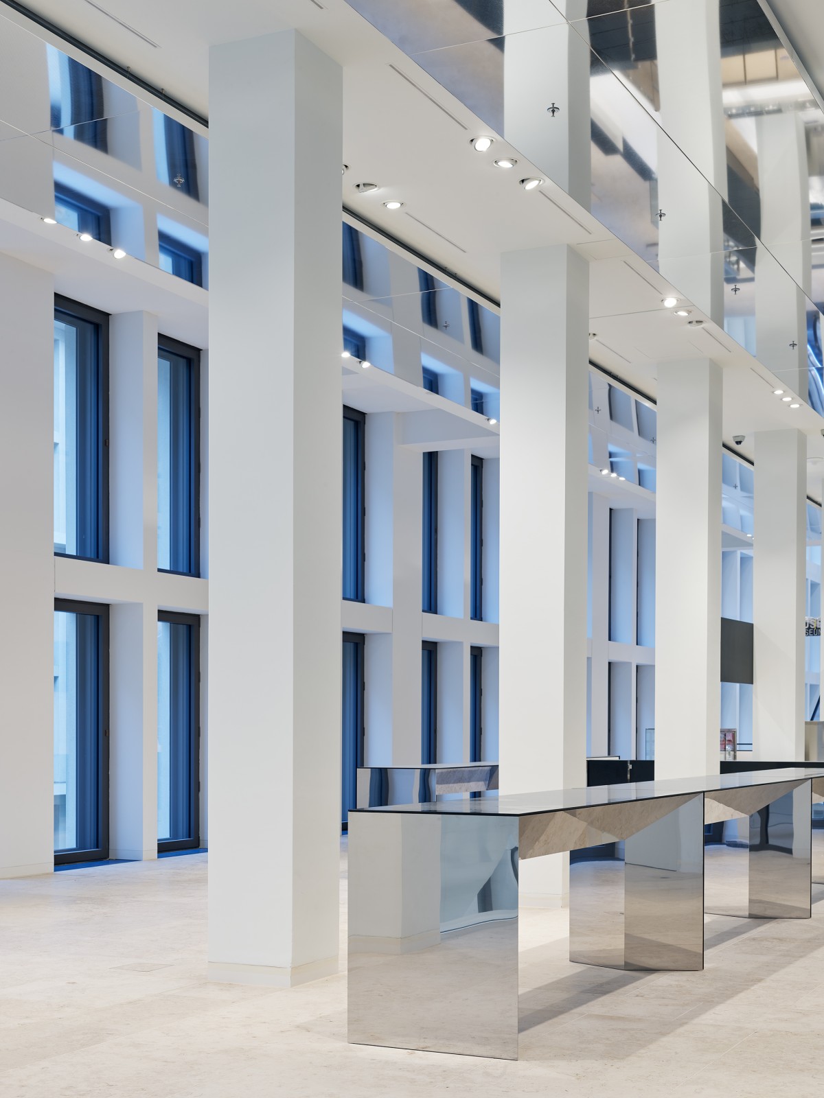 Emerge il colore bianco