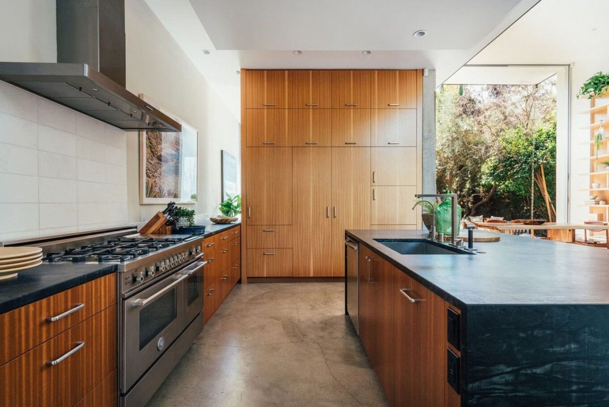 cocina-de-la-casa-de-la-actriz-de-juego-de-tronos-emilia-clarke