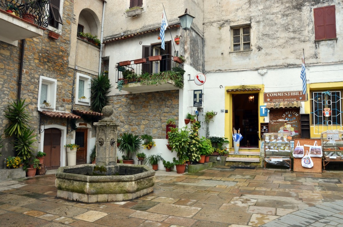 L'Isola delle Rose, da Netflix alla realtà: dove trovare altre micronazioni nel mondo