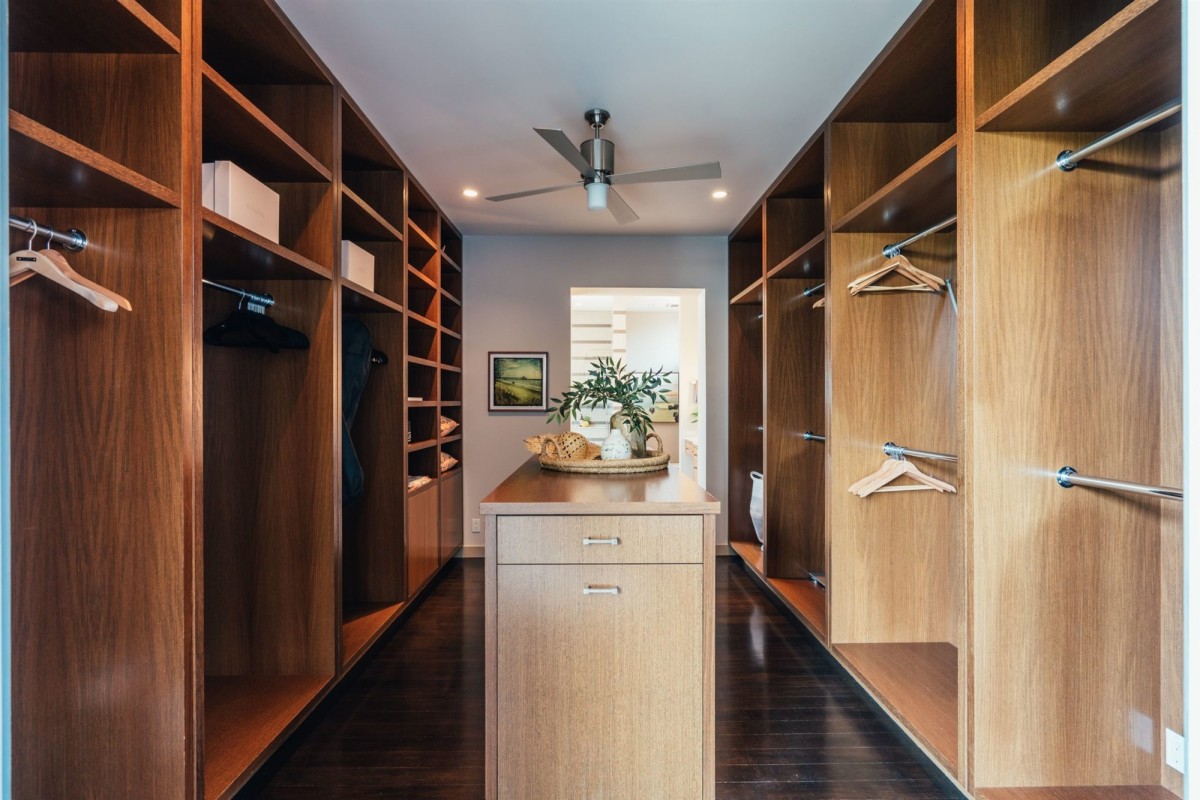 vestidor-de-la-casa-de-la-actriz-de-juego-de-tronos-emilia-clarke