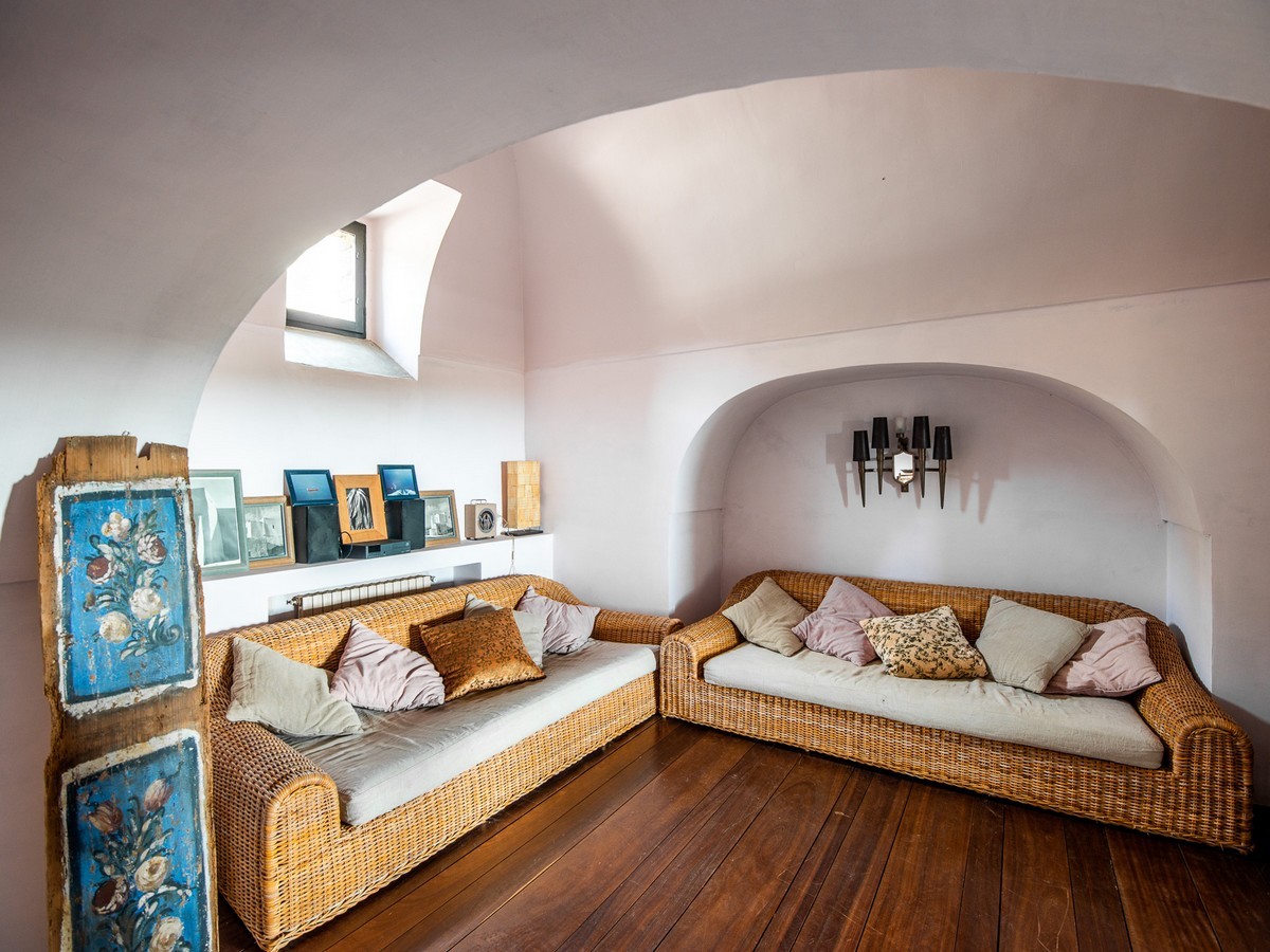 La spettacolare villa del fotografo Fabrizio Ferri in vendita a Pantelleria 