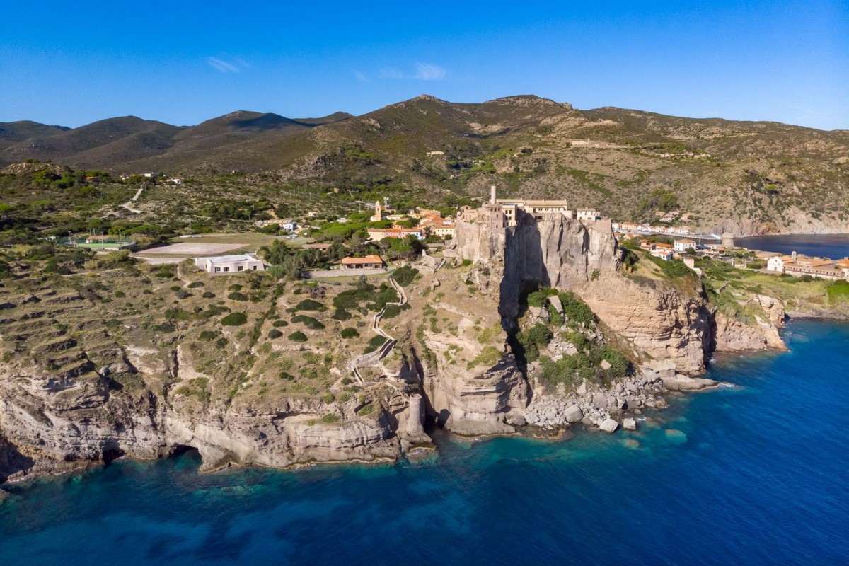 Die Villa steht auf der atemberaubenden Insel Capraia