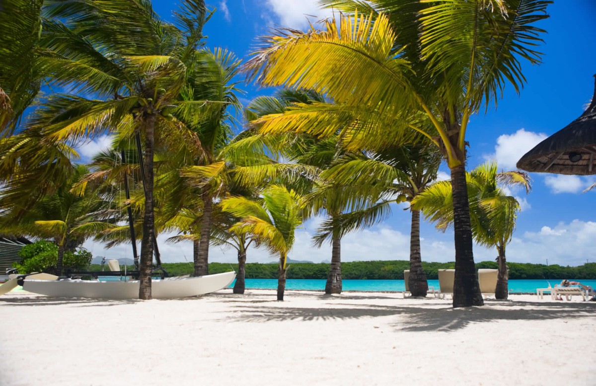 Pacchetti turistici ai tempi del covid: con il visto premium alle Mauritius c’è il vaccino