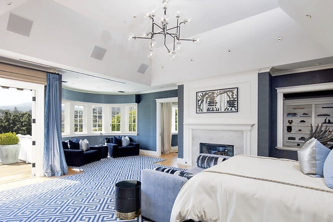 e8c796d7c796480f8ab8886721d1adec_lg