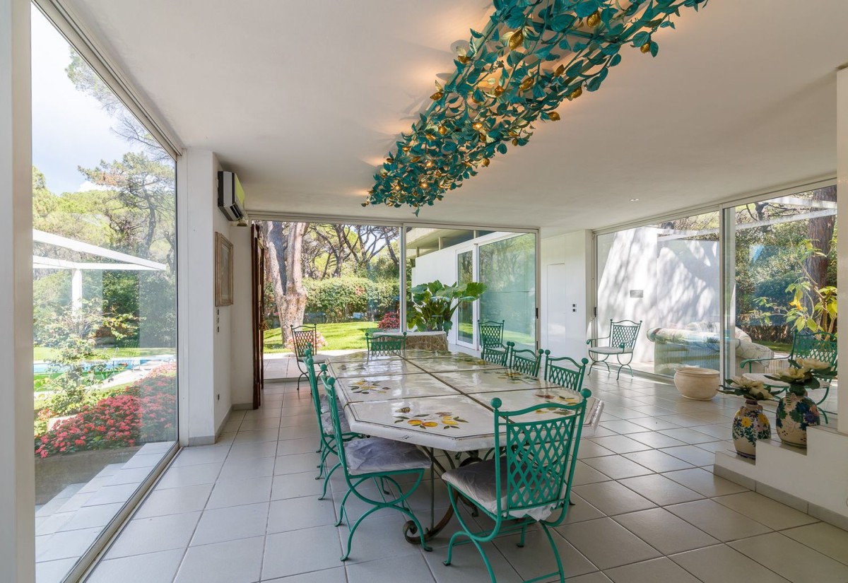 This traditional dining area is perfect for entertaining