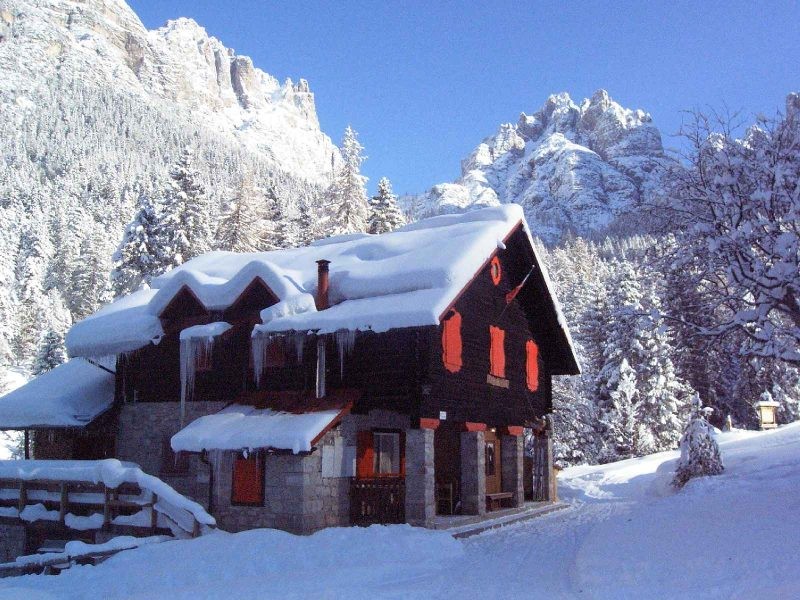 Due rifugi nelle Dolomiti cercano un nuovo gestore