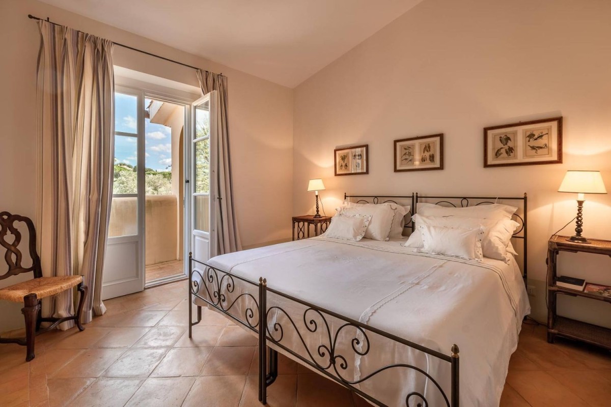 Les chambres de luxe sont spacieuses Les chambres de luxe sont spacieuses