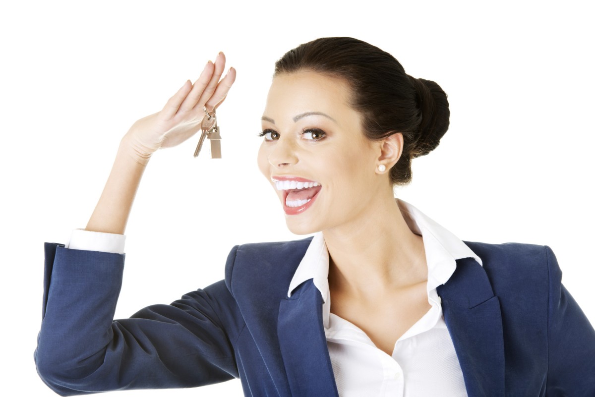 Agenti immobiliari sempre più tecnologici: come sta cambiando il mestiere di vendere case
