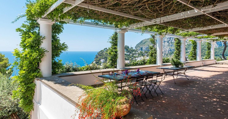 Buy a holiday home on the Italian coast