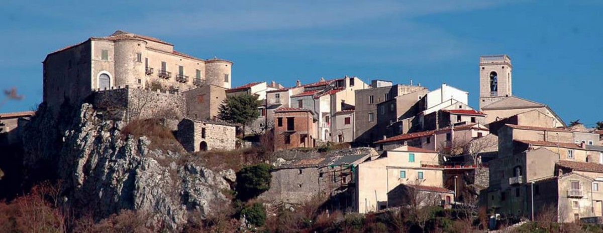 Un borgo molisano offre soggiorni gratis a chi lascia un libro in paese