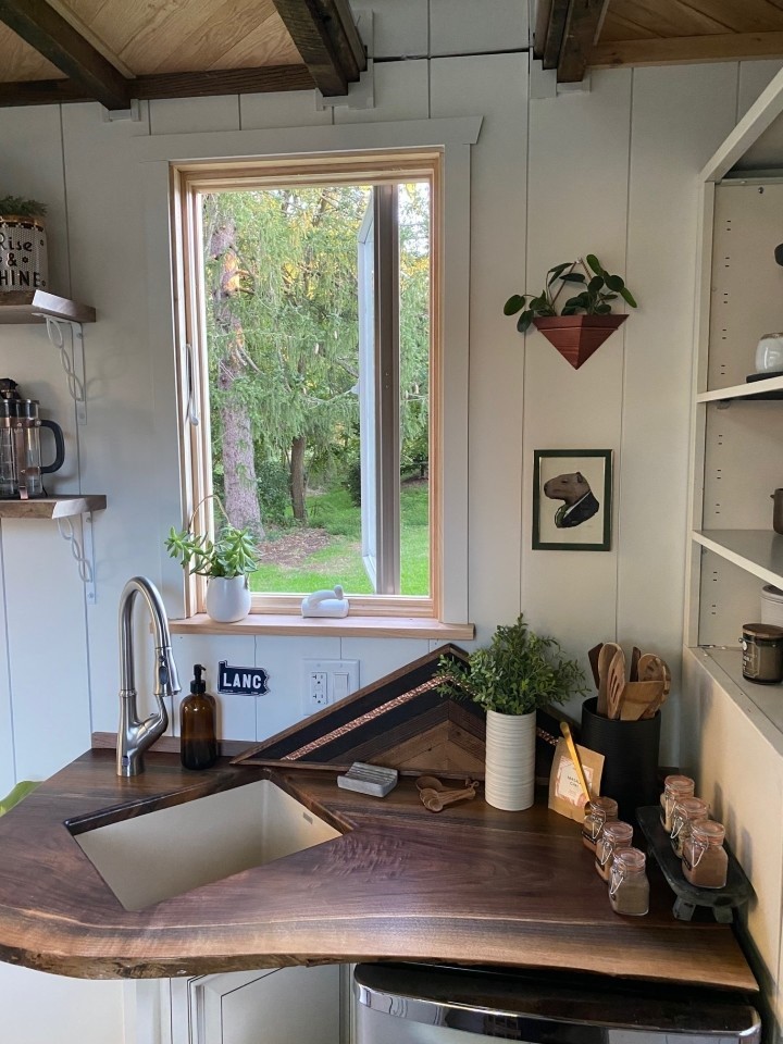 La casa ha una superficie di 14 m2