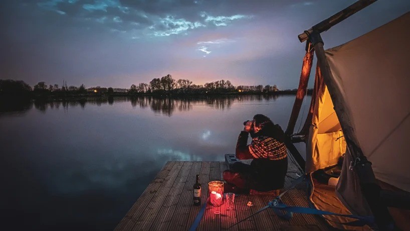 4-hotel-rafts-on-a-lake