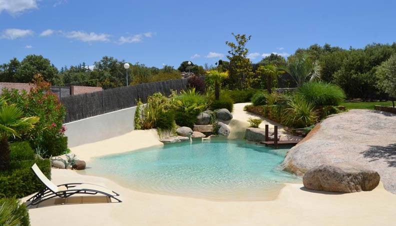Piscine di sabbia in giardino: una spiaggia in casa a partire da 12mila euro