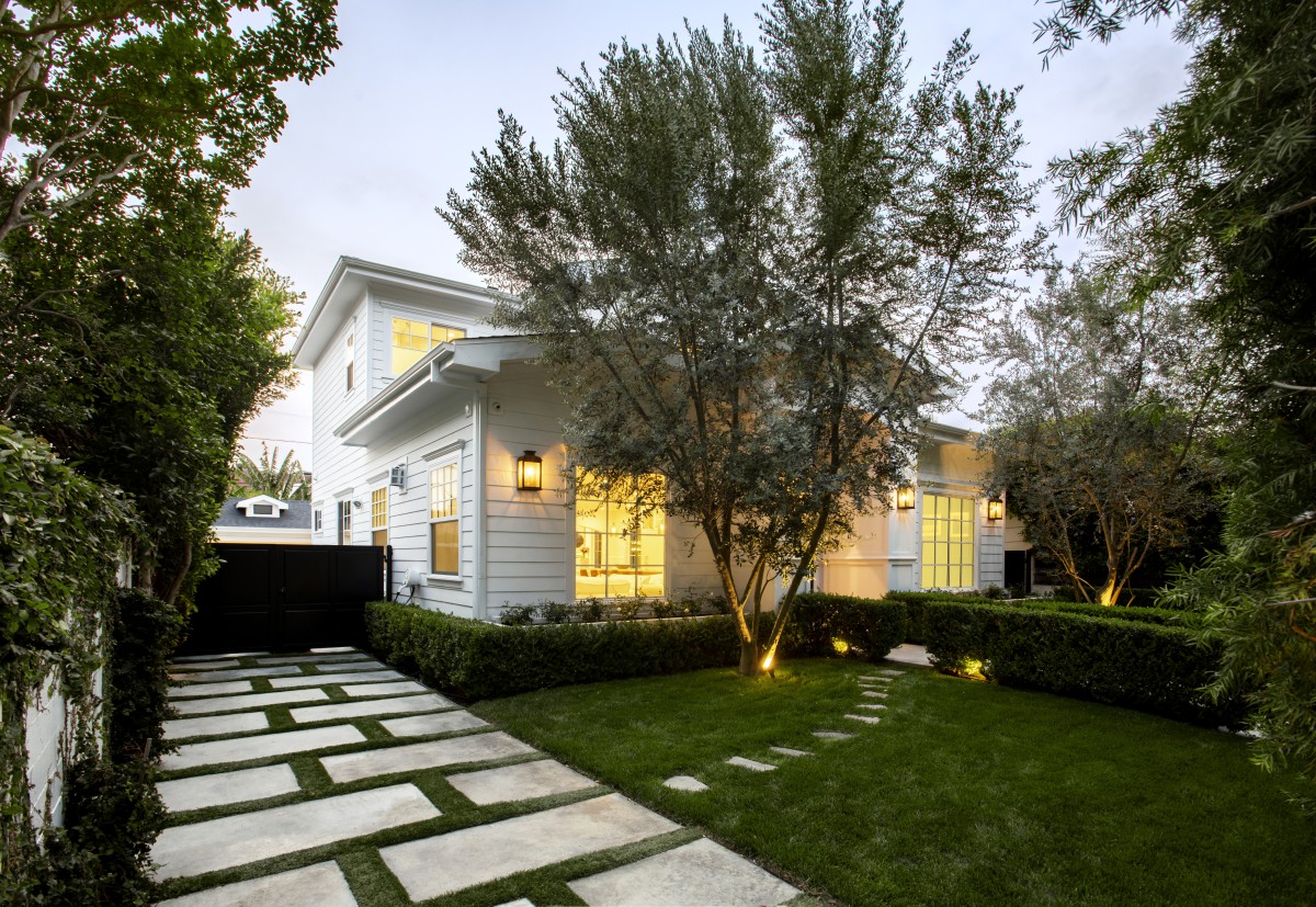 margot_robbie_s_residence_hancock_park_l.a._c_engel_volkers_berverly_hills_paul_barnaby_3