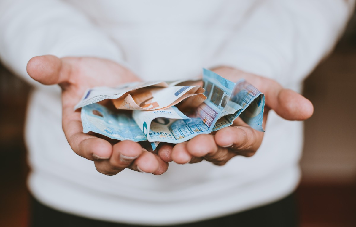 Save money at home in Italy
