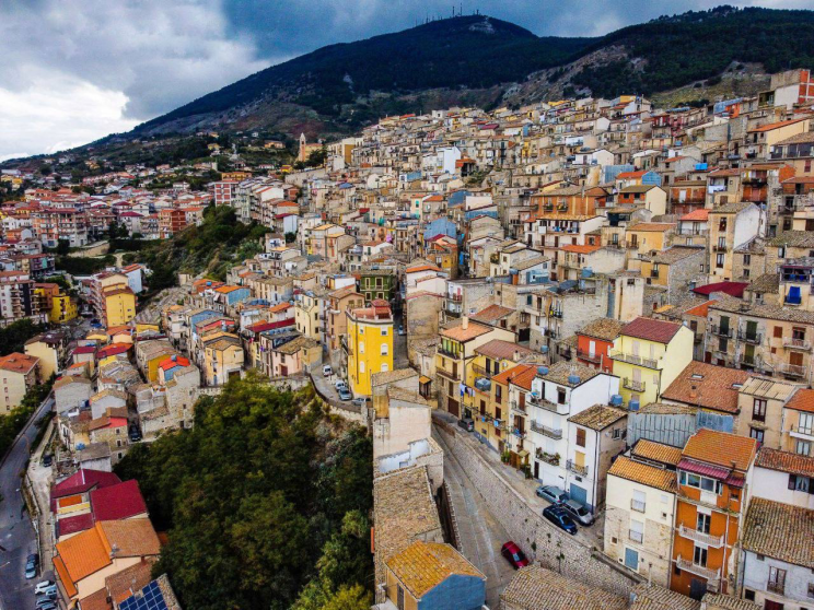 Casas por um euro à venda em Cammarata, Sicília / Giuseppe Coniglio