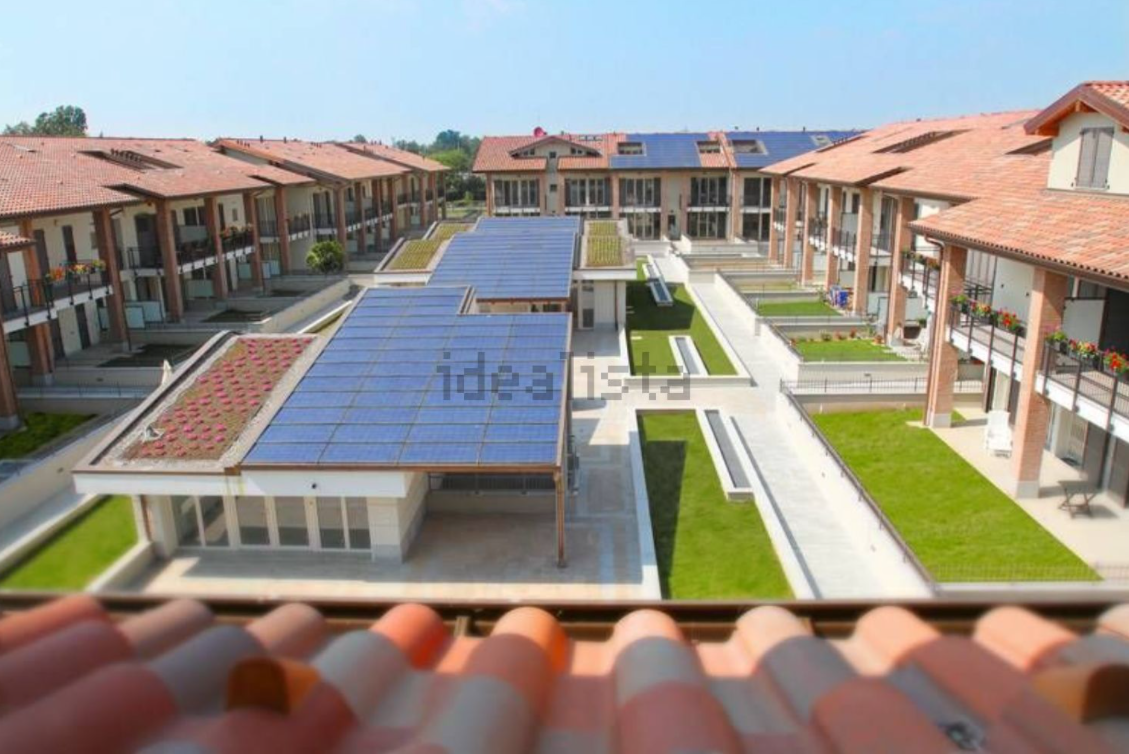 Uno straordinario esempio di cohousing ecosostenibile alle porte di Milano
