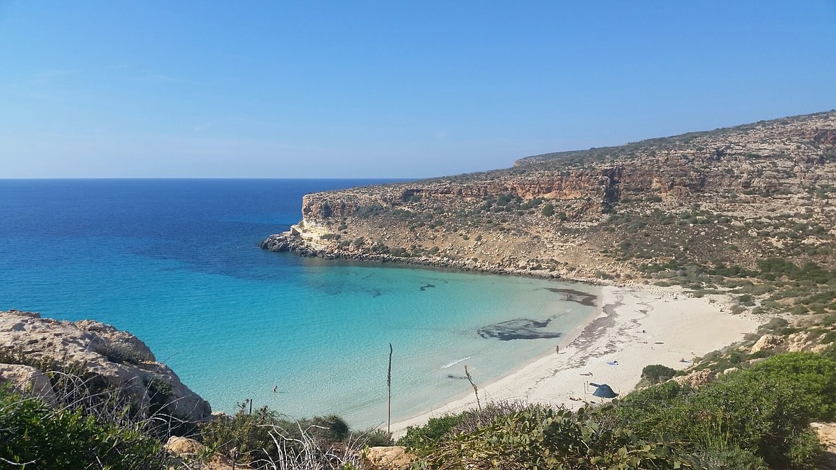 Spiaggia dei Conigli, l’accesso alla perla di Lampedusa è solo su prenotazione