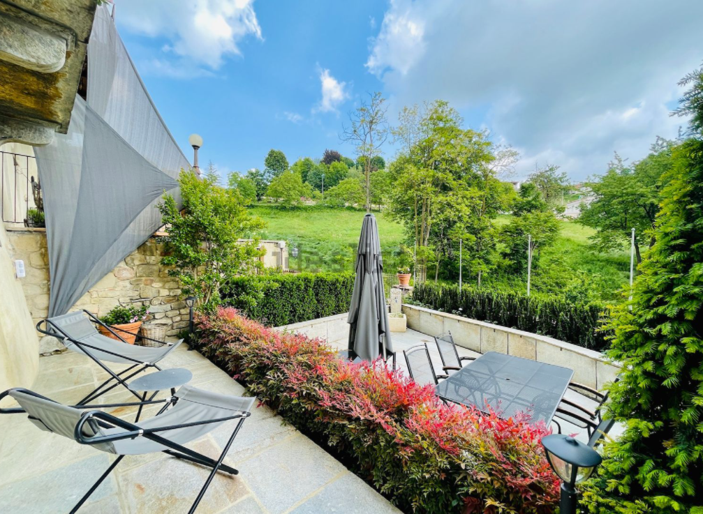 Un hotel nella terra del Barolo è in vendita per oltre un milione e mezzo su idealista