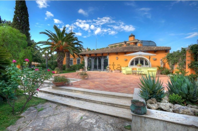 Una splendida villa con piscina in Salento in vendita su idealista per 3,5 milioni