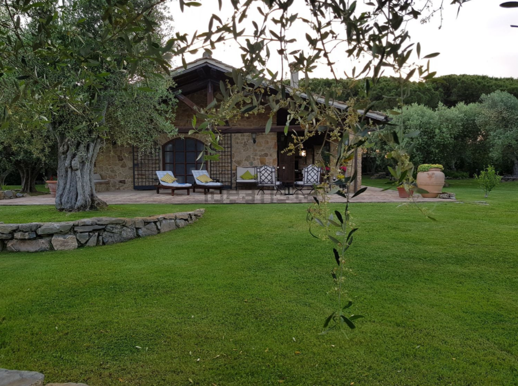 Questo splendido casale con piscina a Capalbio è in vendita su idealista per 2,2 milioni