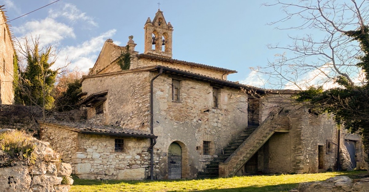 Vendesi un borgo in Umbria per 2 milioni e mezzo di euro, l’annuncio è su idealista