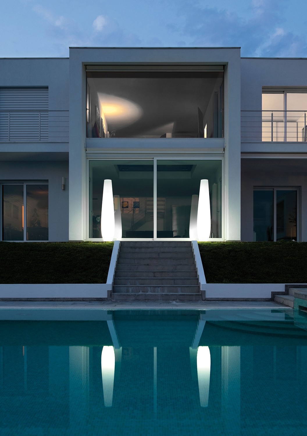 Arredare con la luce grazie ai mobili da esterno illuminati a led
