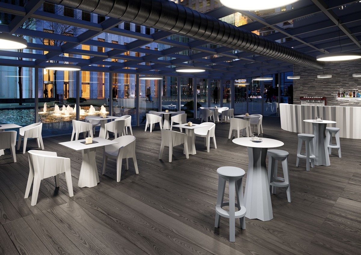 Arredare con la luce grazie ai mobili da esterno illuminati a led
