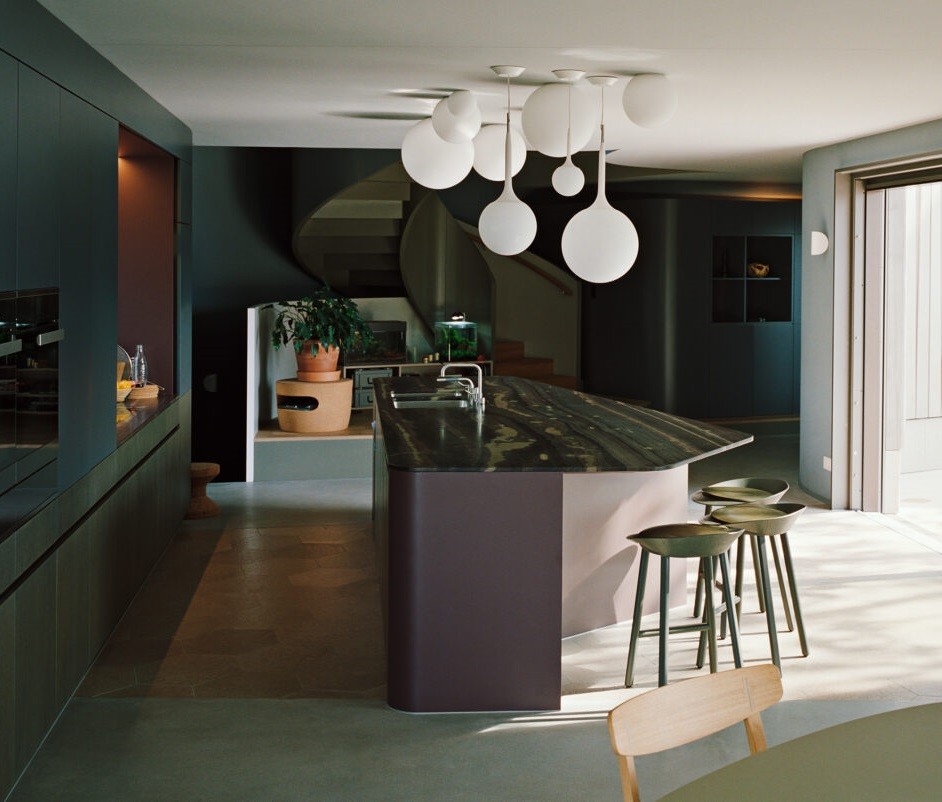 La casa ha una superficie di 350 m2