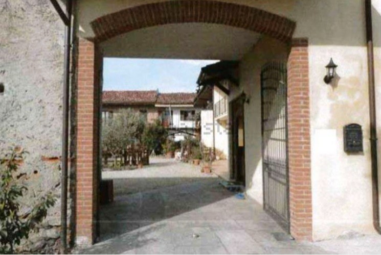 Un casale a Pinerolo dalle grandi potenzialità in vendita in asta su idealista
