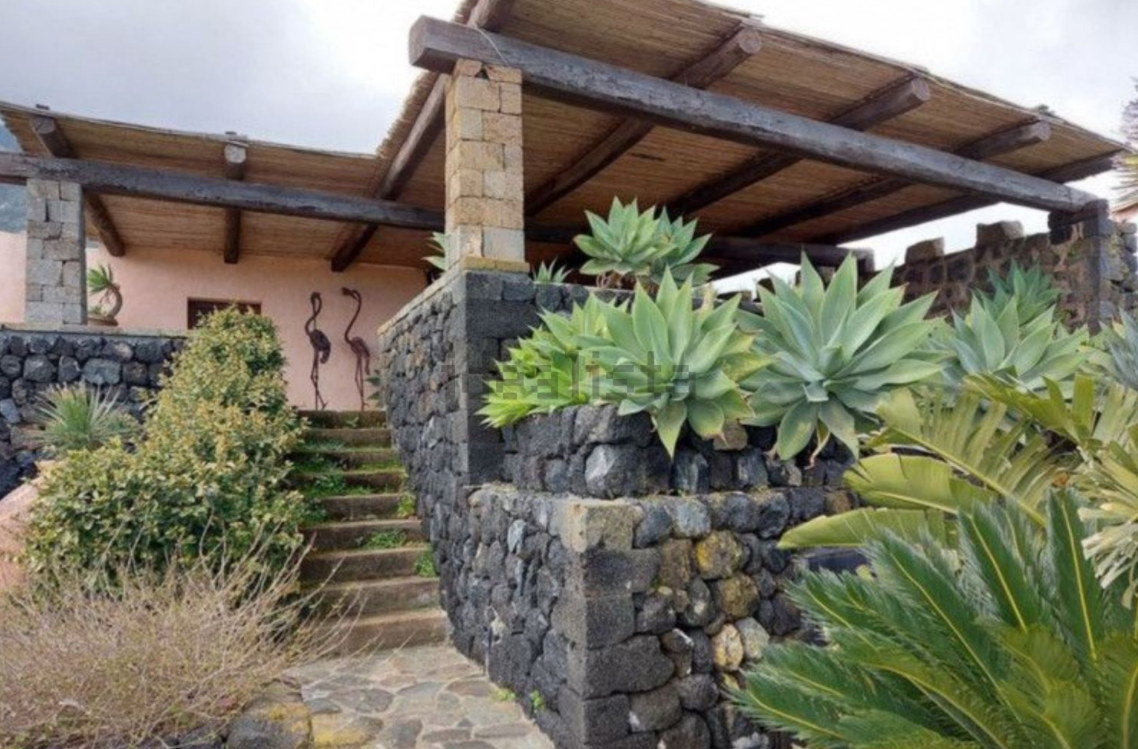 Una caratteristica super villa di Pantelleria all’asta su idealista