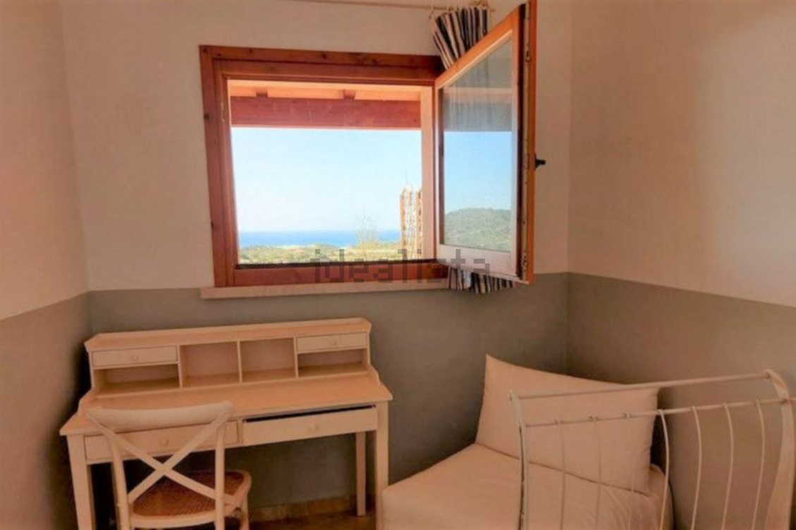 Una villa in Sardegna con vista mare all’asta su idealista, si parte da 277mila euro