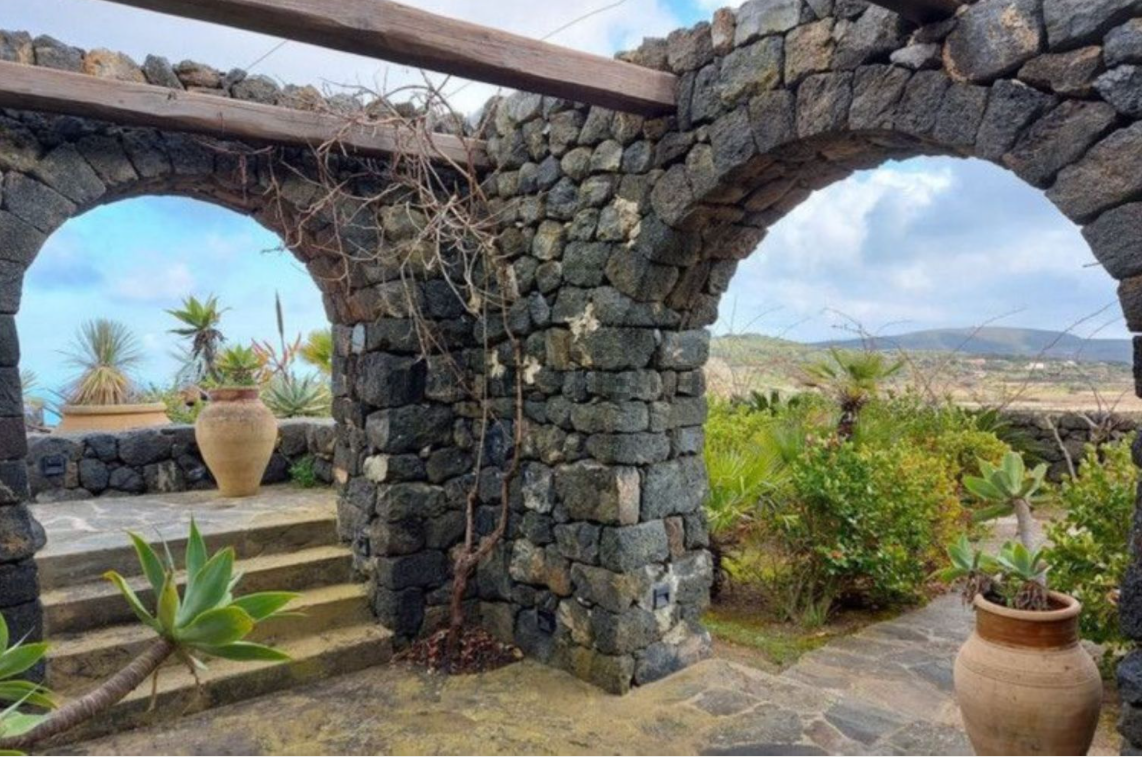 Una caratteristica super villa di Pantelleria all’asta su idealista