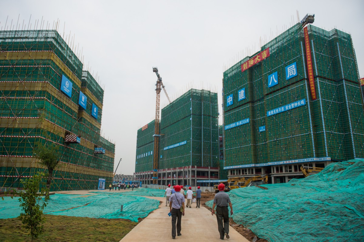 Crisi Evergrande, il fondatore e la sua famiglia cercano di salvare l'azienda