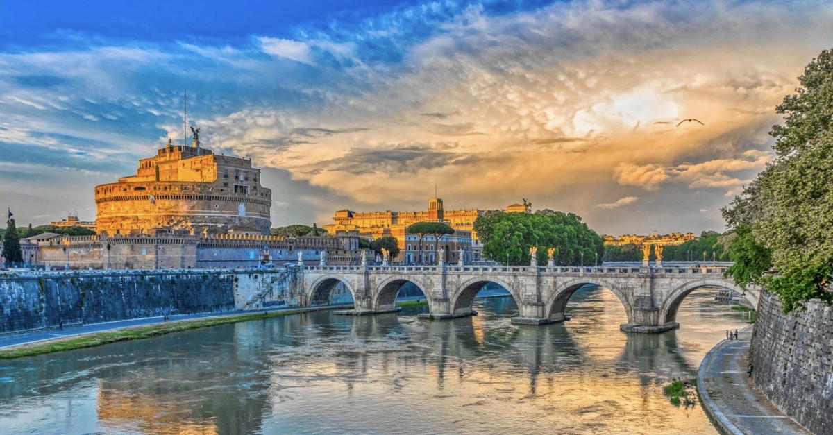 Castillo de Sant'Angelo / MicheleBitetto / Unsplash