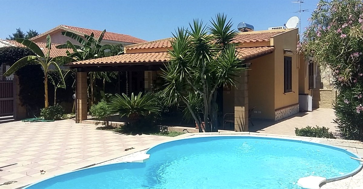 Ville in vendita con piscina