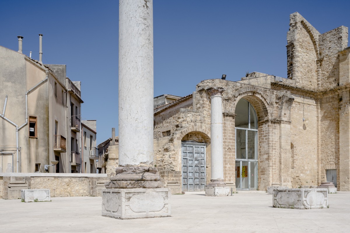 Alla Triennale di Milano dieci viaggi nell'architettura italiana attraverso la fotografia