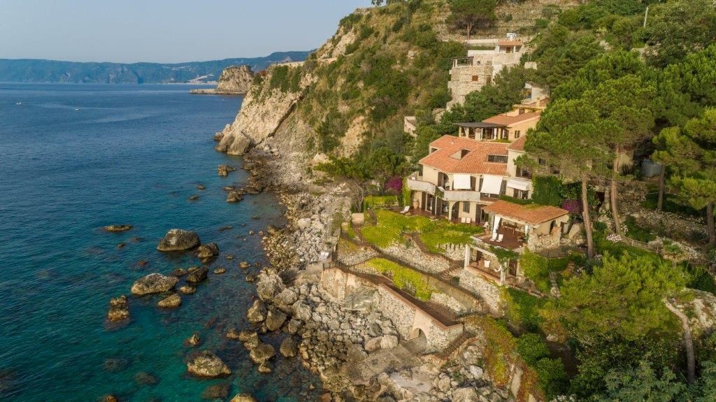 Casa Pacì está escondida en la costa italiana