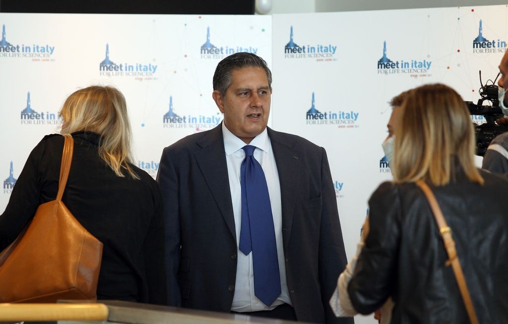 Toti spiega il "doppio green pass": in cambio tutto resti aperto