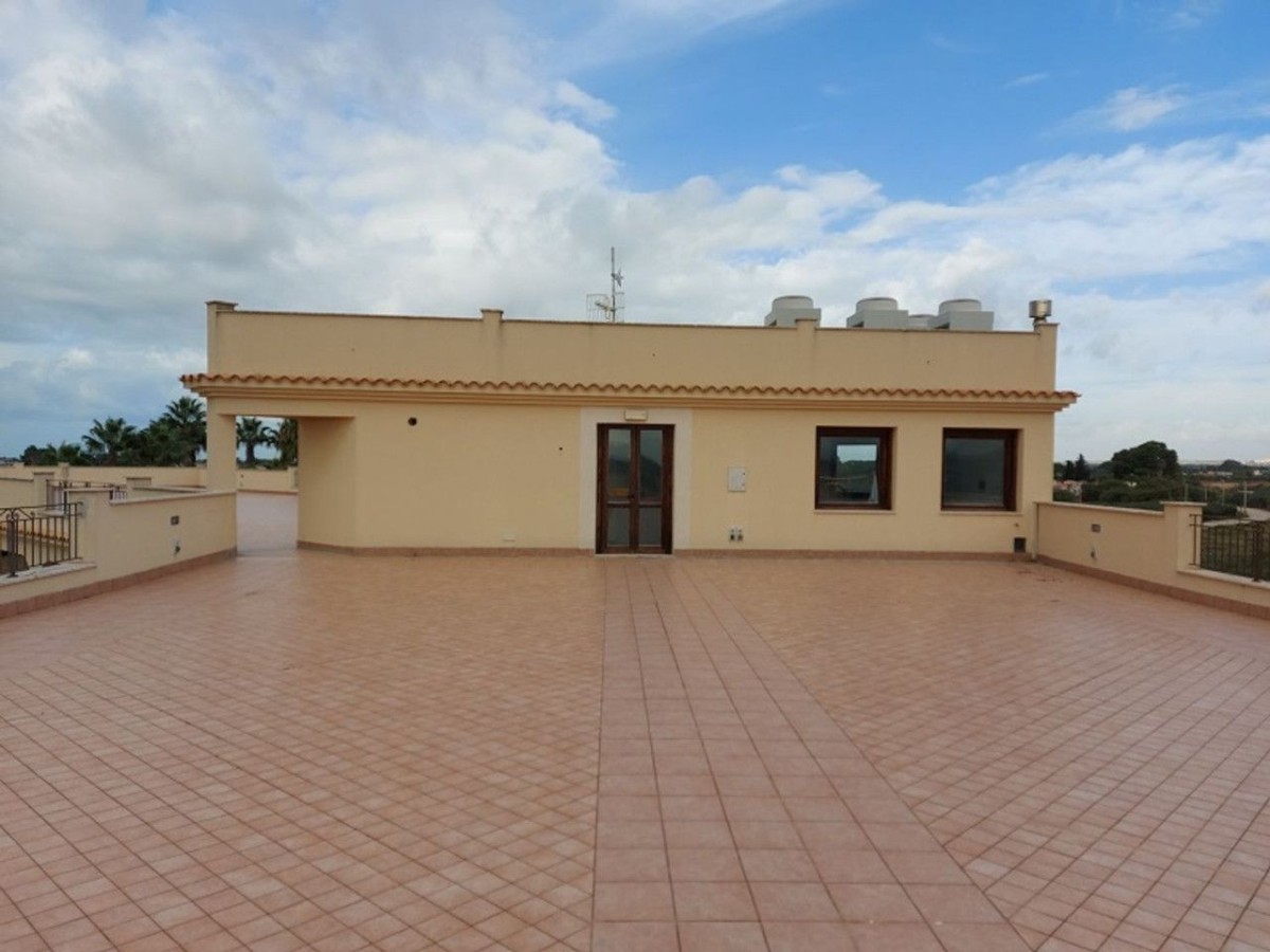 Weitläufige Dachterrasse
