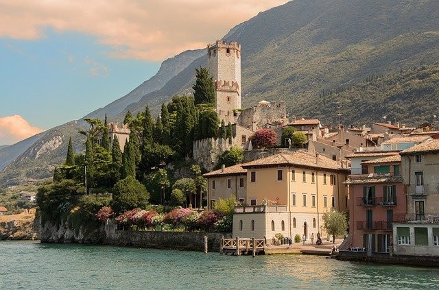 Un mic dig pe coasta Malcesine