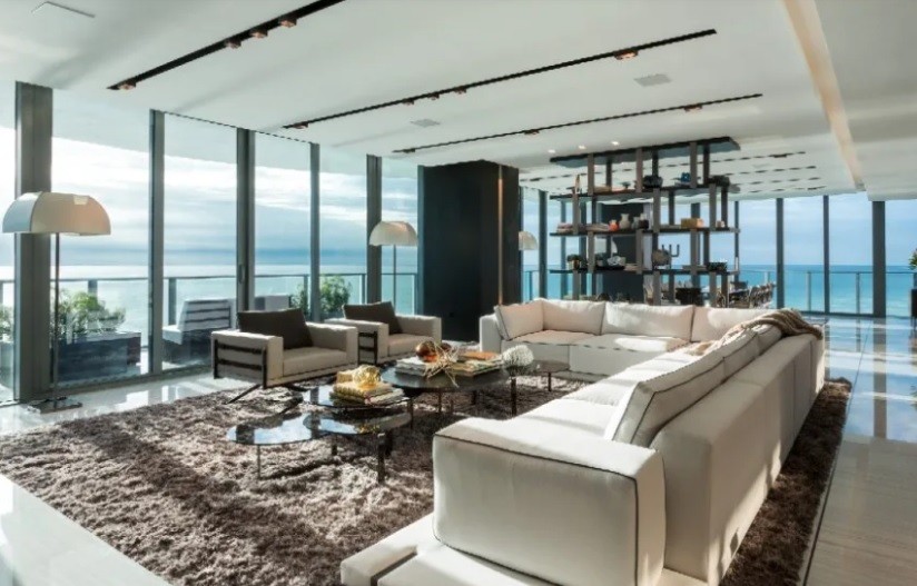 Attico Messi in vendita