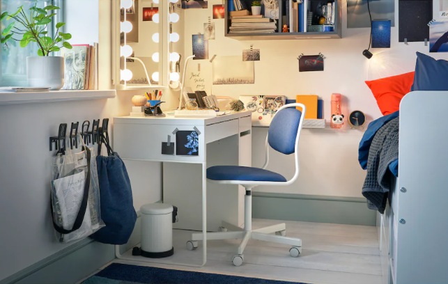 Le piccole scrivanie di Ikea per lavorare da casa, 3 idee low cost per l’arredo