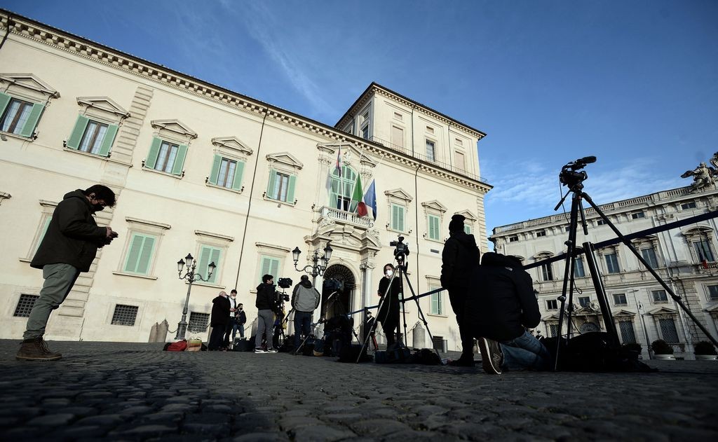 Elezioni Quirinale sui social, "testa a testa" Draghi-Berlusconi