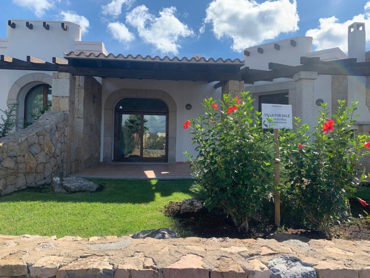 Villa em Alghero vendida em leilão por AuctionEu.com