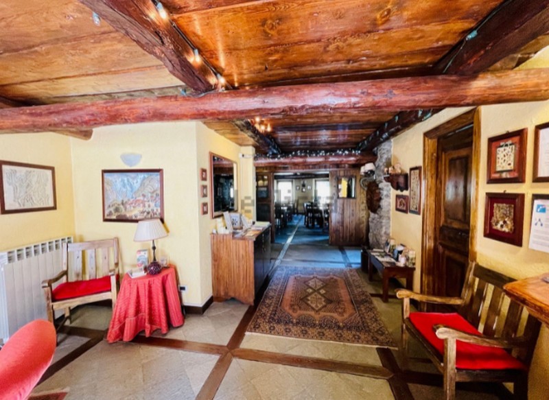 Un hotel in vendita a Courmayeur con spa