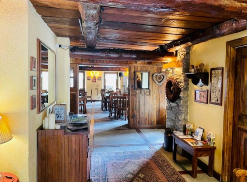 Un hotel in vendita a Courmayeur con spa