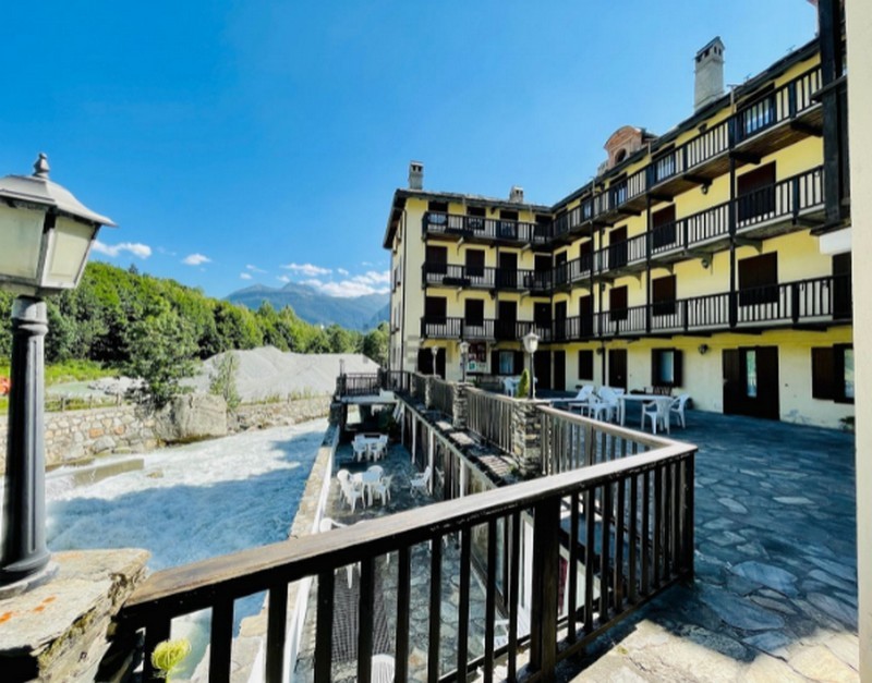 Un hotel in vendita a Courmayeur con spa