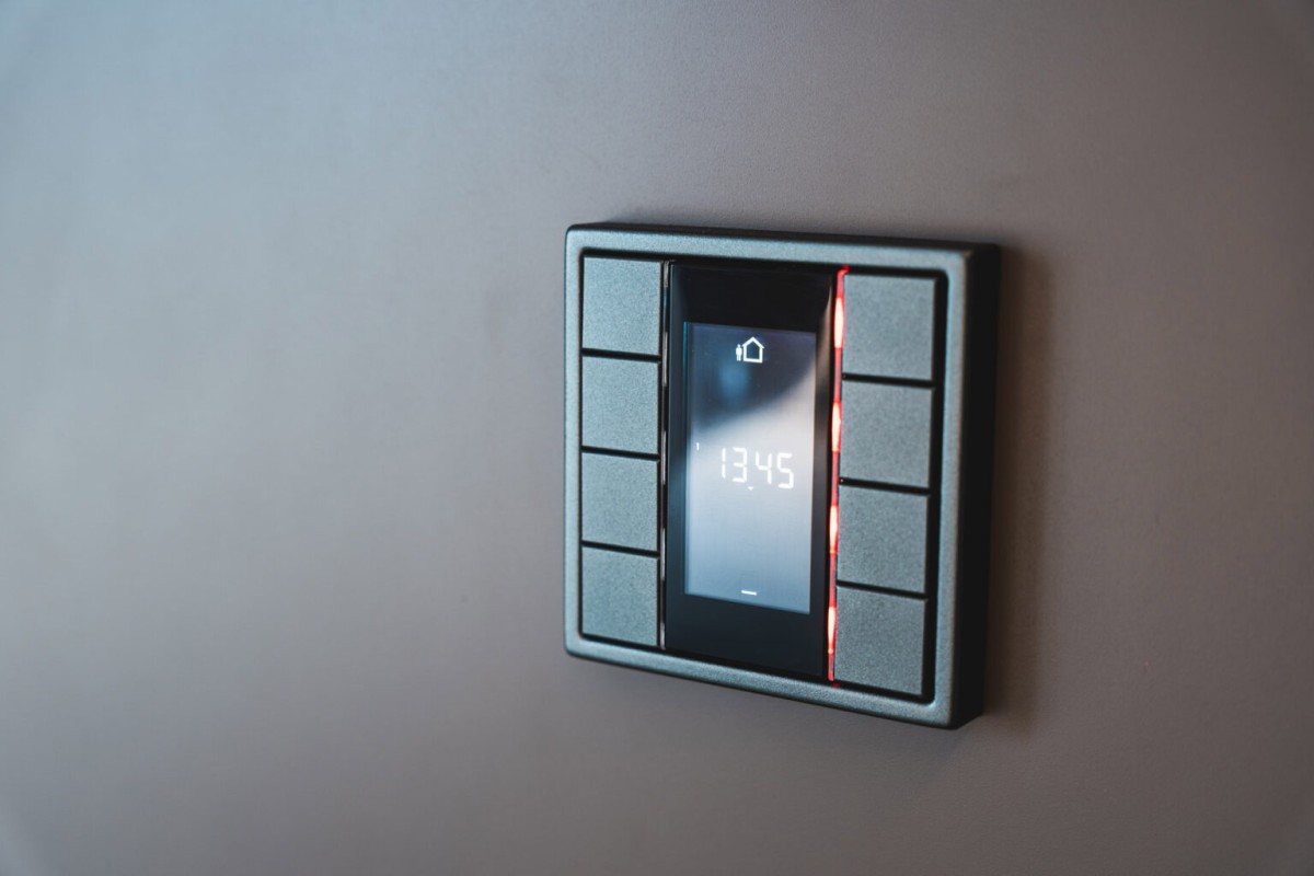 Questa casa prefabbricata a energia solare si monta in soli 90 minuti